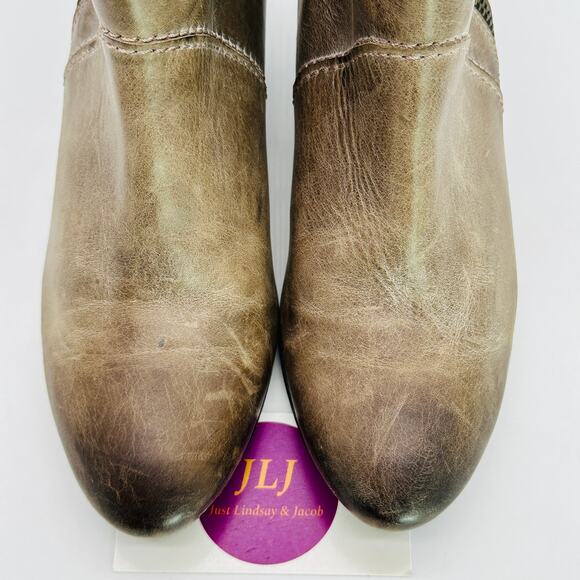 Frye Women's Steffi Zip Distressed Taupe Leather Ankle Booties Size 6 - Picture 4 of 11